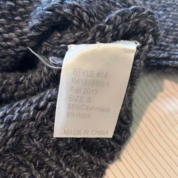 100% Cashmere and Wool Organic John Patrick Charcoal Sweater - Picture 3 of 4